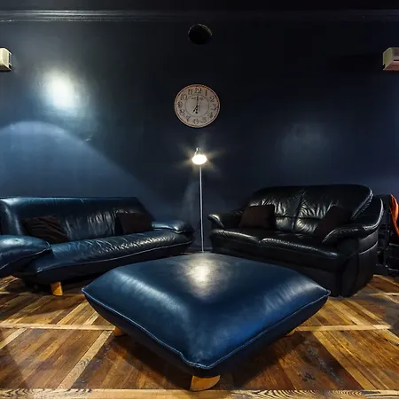 B&b&b&b&b (adults Only) Hostel