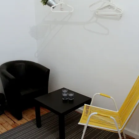 Hostel B&b&b&b&b (adults Only) *