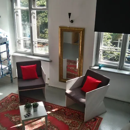 Hostel B&b&b&b&b (adults Only) *