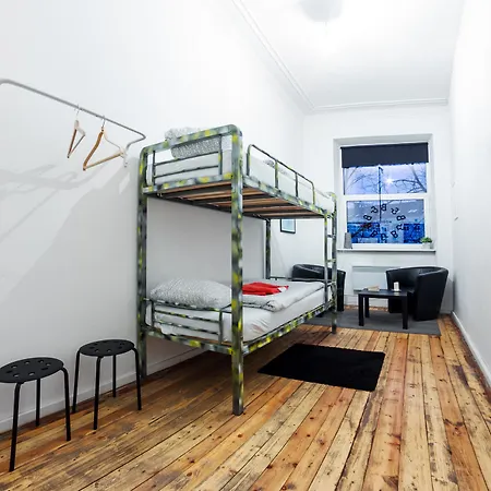 Hostel B&b&b&b&b (adults Only)